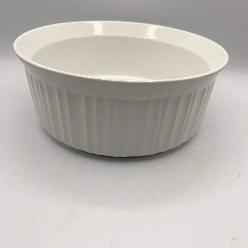 Corning Ware French White 2. 5 Quart Stoneware Round Casserole Baking Dish USA